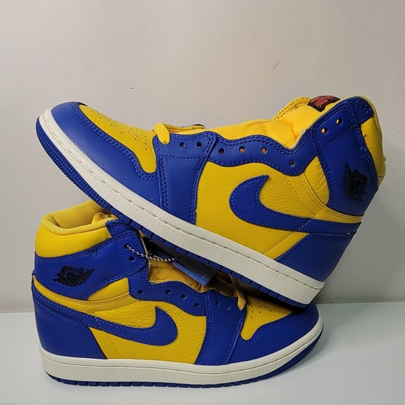 WMNS AIR JORDAN 1 RETRO HI OG Varsity Maize/Game Royal-Sail FD2596 700 - Picture 2 of 10